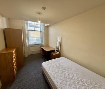 5 bedroom flat to rent - Photo 3