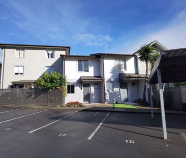 East Tamaki - The 2 bedrooms family home - Photo 2