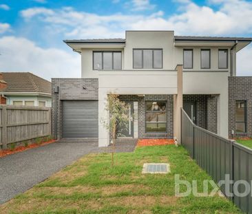 THREE BEDROOM TOWNHOUSE IN GREAT LOCATION! - Photo 6