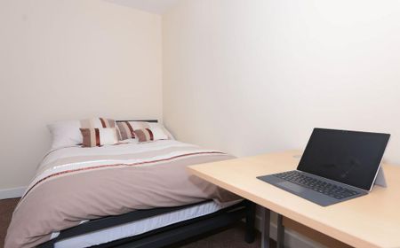 4 bedroom apartment to rent - Photo 5