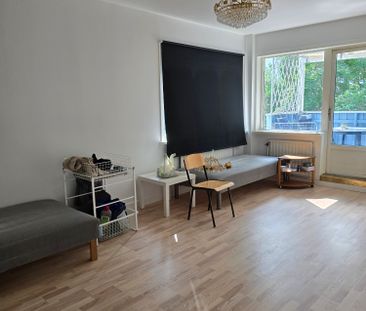 Malmköpingsvägen, Bandhagen - Photo 3