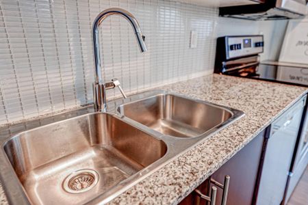 For Lease - 55 Speers Road Unit# 611, Oakville, Ontario - Photo 5