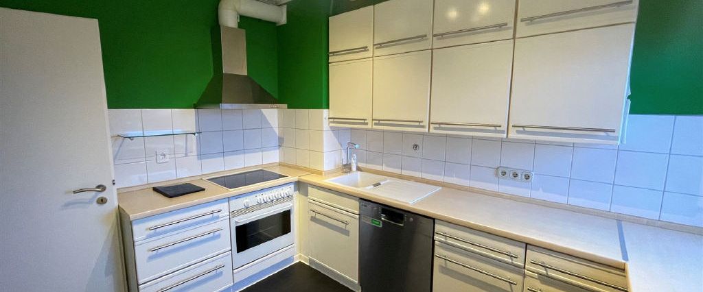 Großzügige 3-Zimmer-Wohnung mit Einbauküche in einem gepflegten 2-Familienhaus in Herringhausen - Foto 1