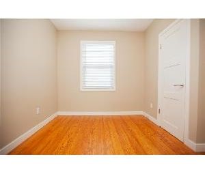 2 Bed 1 Bath Top Floor House Parkdale Edmonton - Photo 1