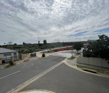 2 Bedroom Apartment in Highly Sought after Location - Photo 6