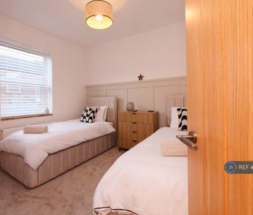 2 bedroom terraced house to rent - Photo 4