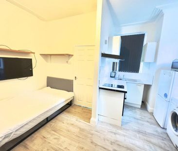 Studio to rent - Photo 3