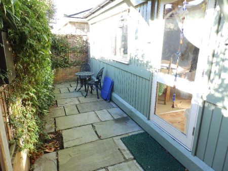 Studio to rent - Photo 5