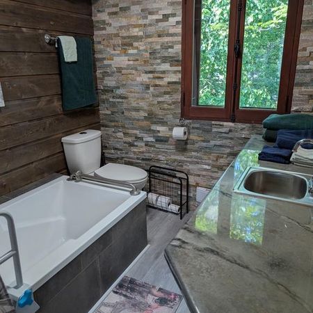 Lavaltrie – Appartement 3 1/2 à louer – 3 grandes chambres – Studio bord de l’eau – Tout inclus - Photo 4