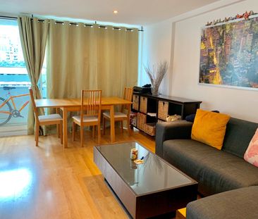 3 Bed Flat, Knighthead Point, E14 - Photo 1