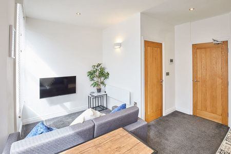 Peel Terrace - Photo 2