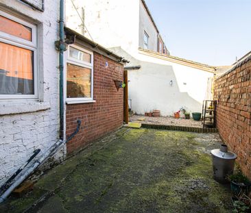 2-Bed Terraced House to Let on Brookhouse Street, Preston - Photo 5