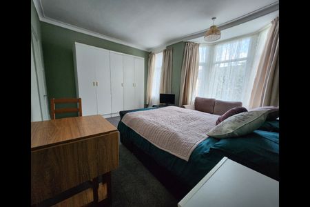 Room in a Shared House, Raleigh Road, N8 - Photo 2