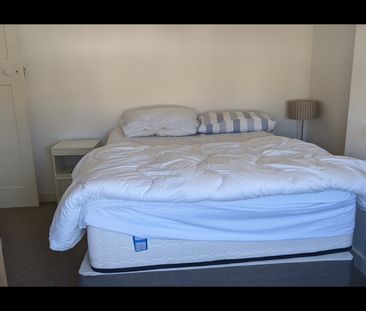 3 Bed Terraced House, Kenya Road, SE7 - Photo 5