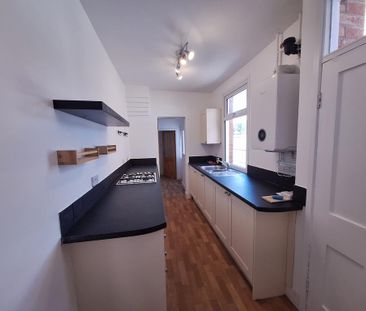 2 bedroom terraced house to rent - Photo 3