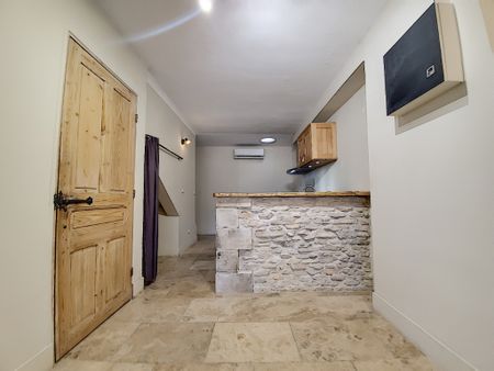 Noves, centre : Maison de village T3 58 m² avec 2 chambres, - Photo 2