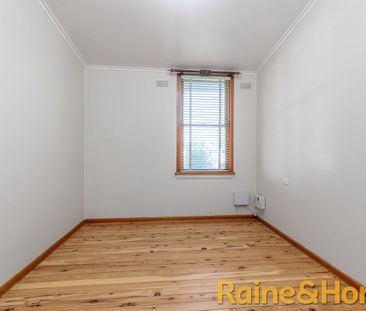 Charming Family Home - Photo 6