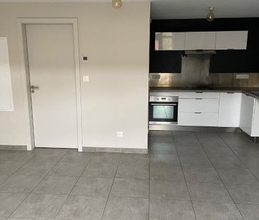 Location Appartement 3 pièces 77m² - Photo 2