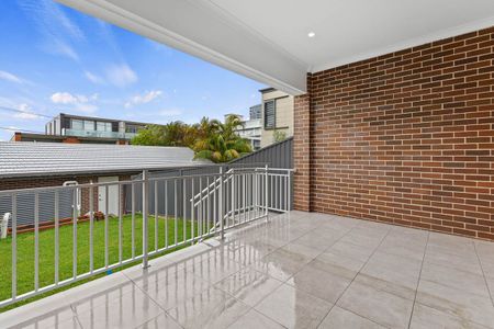 1/18 Waverley Crescent, Bondi Junction, NSW 2022 - Photo 2