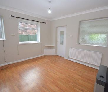 2 bedroom detached bungalow to rent - Photo 2