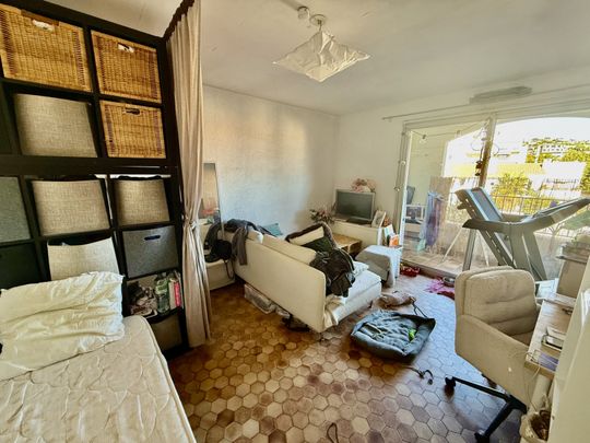 T1 - HYERES - terrasse - résidence sécurisée, calme a proximité centre ville - Photo 1