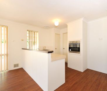 Spacious Family Home in Prime Location! - Photo 2