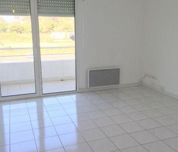 Studio de 23.94 m² kitchenette équipée rénovée en 2016 - Photo 1