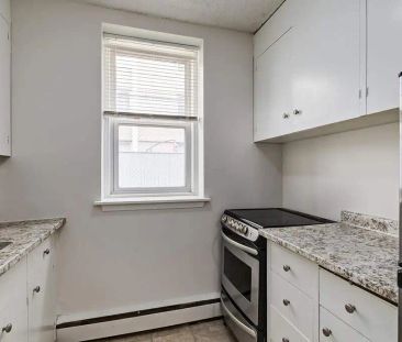 - 1 Bedroom at Berkeley Manor - Photo 4