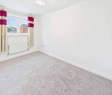 Walker Place, Hamble, SO31 - Photo 4