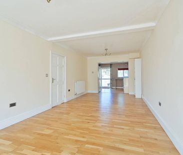 3 bedroom end of terrace house to rent - Photo 2