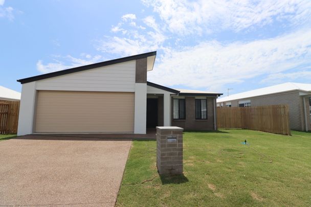 30 Cherry Venture Dr, 4655, Eli Waters Qld - Photo 1