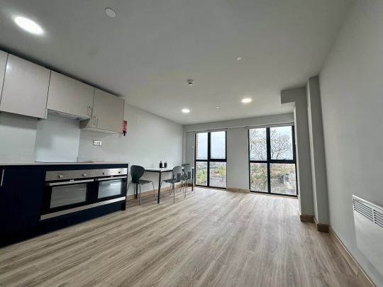 5 Bed Cluster Flat - Photo 1