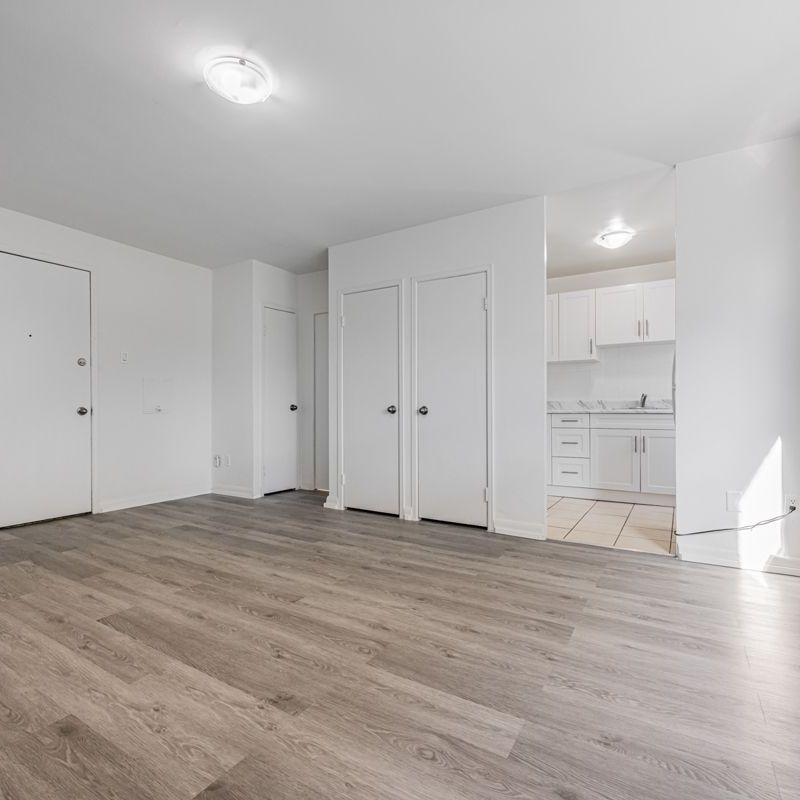 For Lease - 4 Hill Heights Road Unit# 304, Toronto, Ontario - Photo 1