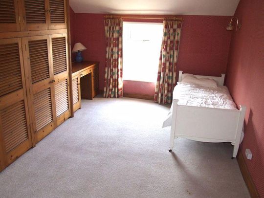 5 bedroom detached house to rent - Photo 1