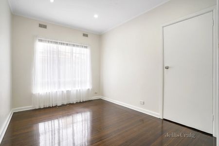 2 Murdo Road, Clayton - Photo 5