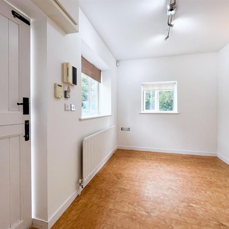 1 bedroom semi-detached house to rent - Photo 1