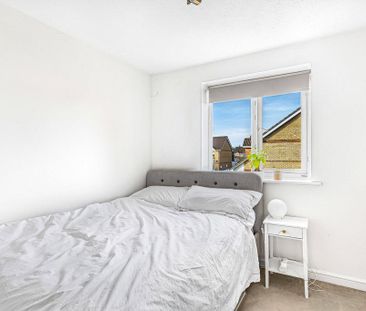 Mead Court, Egham, Surrey, TW20 8XF - Photo 4