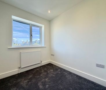 3 bedroom semi-detached house to rent - Photo 6