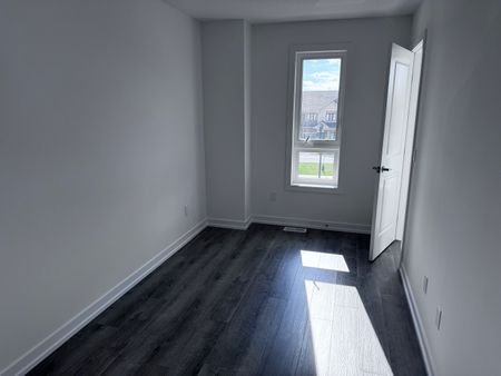 For Lease - 227 Burke Street, Hamilton, Ontario - Photo 2