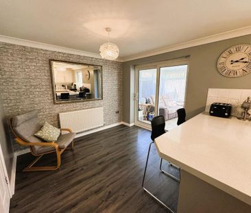 4 bedroom detached house to rent - Photo 3