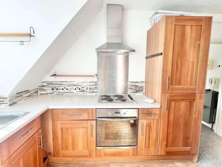 Merrymead House, Brentwood - Month Let, CM15 - Photo 2