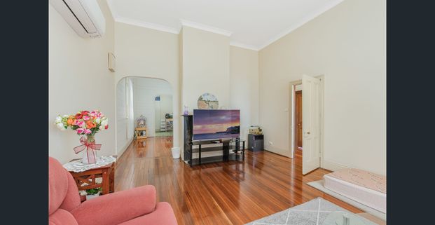 Character Cottage - Great Location - Photo 1