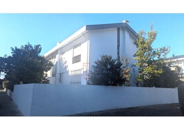 Moradia T4