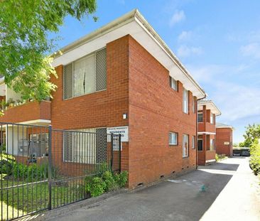 Neat & Convenient Ground Floor Living - Photo 1