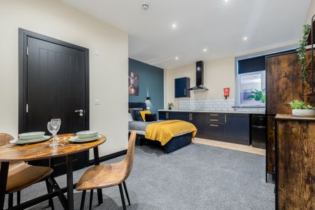 Crown House, Nuneaton, CV11 4BX - Photo 4