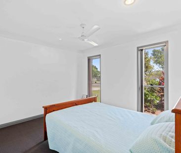 Modern Family Home in Urraween - Photo 3