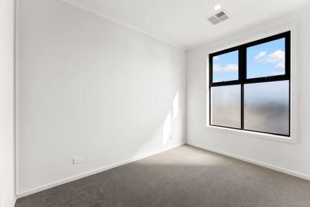 Brand New Townhouse Living in the Heart of Riverside Estate - Photo 3