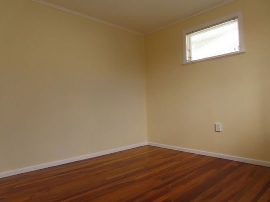 Townhouse - Sunny and Bright, (Busstop at Steps) - Photo 1