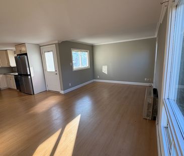 For Lease - 219 Southview Road, Barrie, Ontario - Photo 1