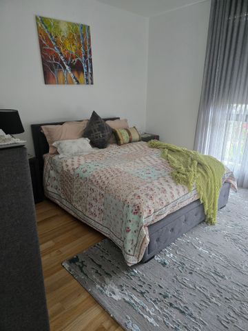 Altona North - Photo 2